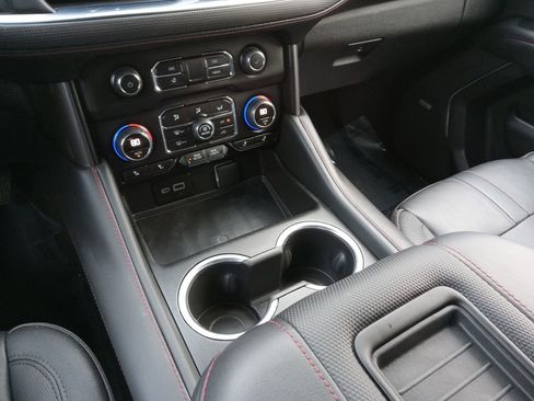 Used 2023 Chevrolet Suburban RST w/ Luxury Package image 19