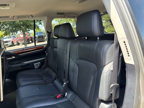 Used 2017 Lexus LX 570 4WD w/ Luxury Package image 37