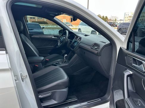 Used 2023 Volkswagen Tiguan SE R-Line image 20