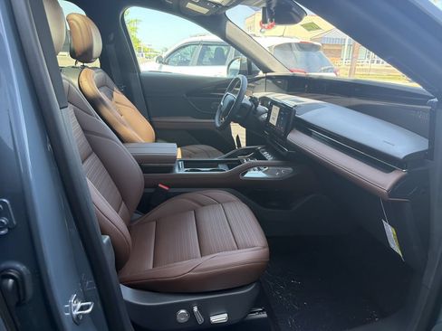 New 2026 Lincoln Nautilus Reserve w/ Jet Appearance Package AWD/4WD image 7