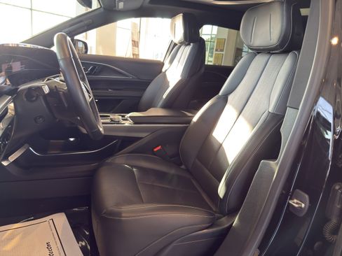 Certified 2024 Cadillac Lyriq Luxury AWD/4WD image 16