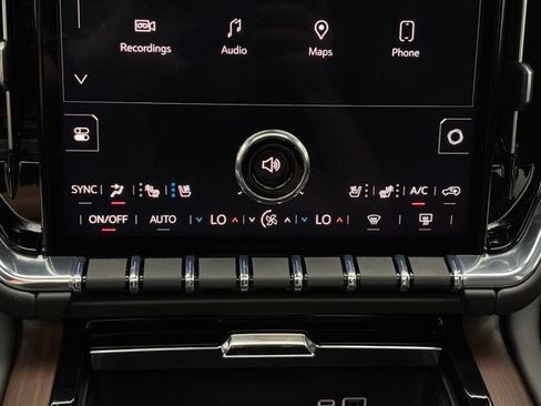 New 2026 GMC Yukon Denali w/ Denali Reserve Package AWD/4WD image 32