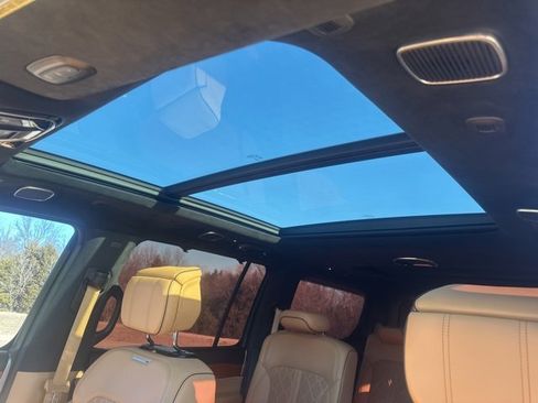 Used 2023 Jeep Grand Wagoneer Series III image 14