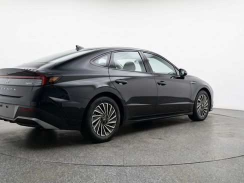 Used 2025 Hyundai Sonata SEL FWD image 9