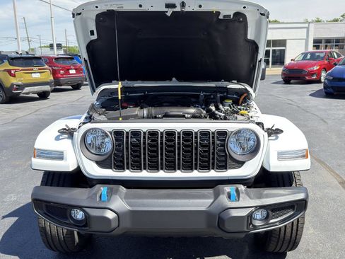 Used 2024 Jeep Wrangler Unlimited w/ Convenience Group AWD/4WD image 79