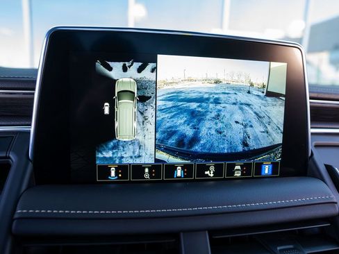 Used 2024 GMC Yukon SLT w/ SLT Premium Package image 25