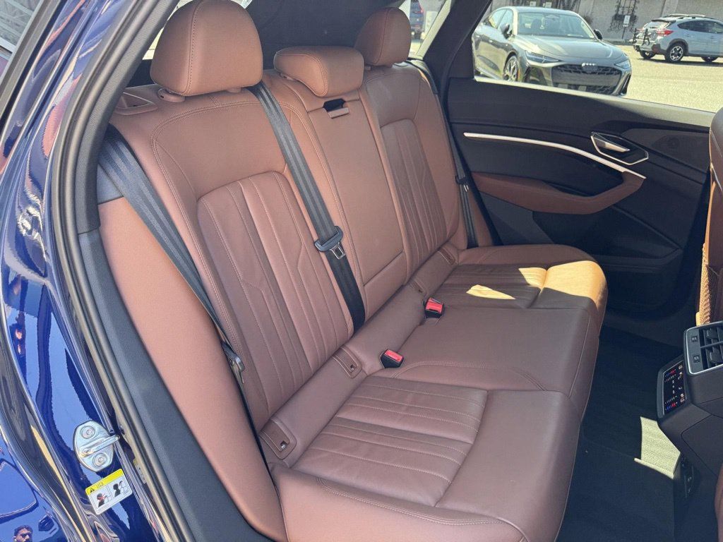 Used 2022 Audi e-tron Premium AWD/4WD image 29
