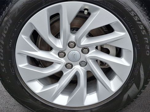 Certified 2025 Land Rover Discovery S AWD/4WD image 7