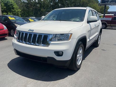 Used 2012 Jeep Grand Cherokee Laredo w/ Laredo E Group AWD/4WD image 5