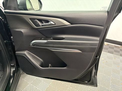Used 2025 Chevrolet Traverse LT w/ Driver Confidence Package FWD image 15