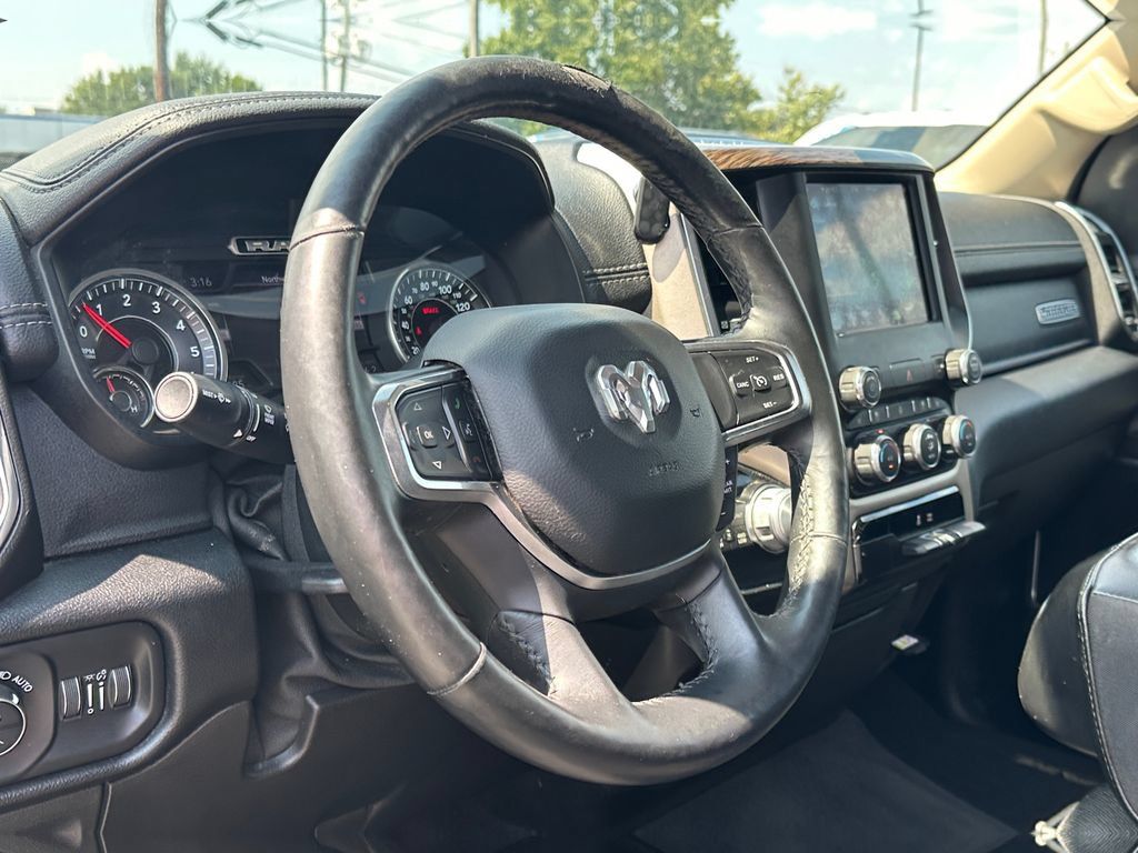 Used 2019 RAM 1500 Laramie AWD/4WD image 13