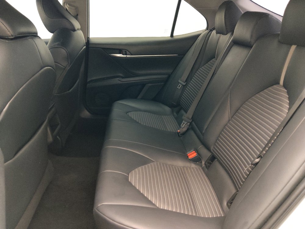 Used 2018 Toyota Camry SE FWD image 18