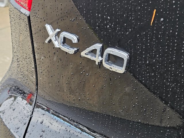Used 2023 Volvo XC40 Recharge Plus w/ Protection Package Premier AWD/4WD image 10