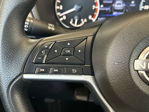 Used 2025 Nissan Altima 2.5 SV FWD image 25