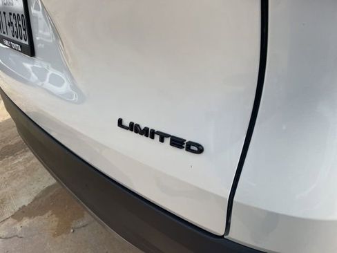 Used 2024 Toyota Grand Highlander AWD image 8