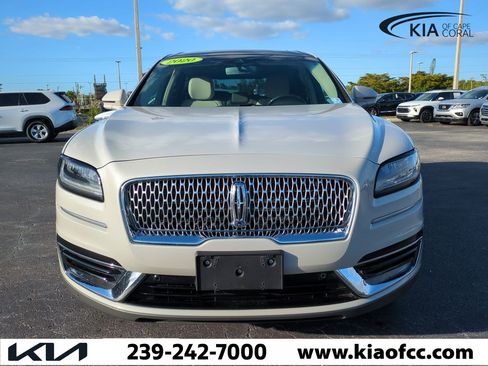 Used 2020 Lincoln Nautilus Reserve w/ Equipment Group 201A image 3