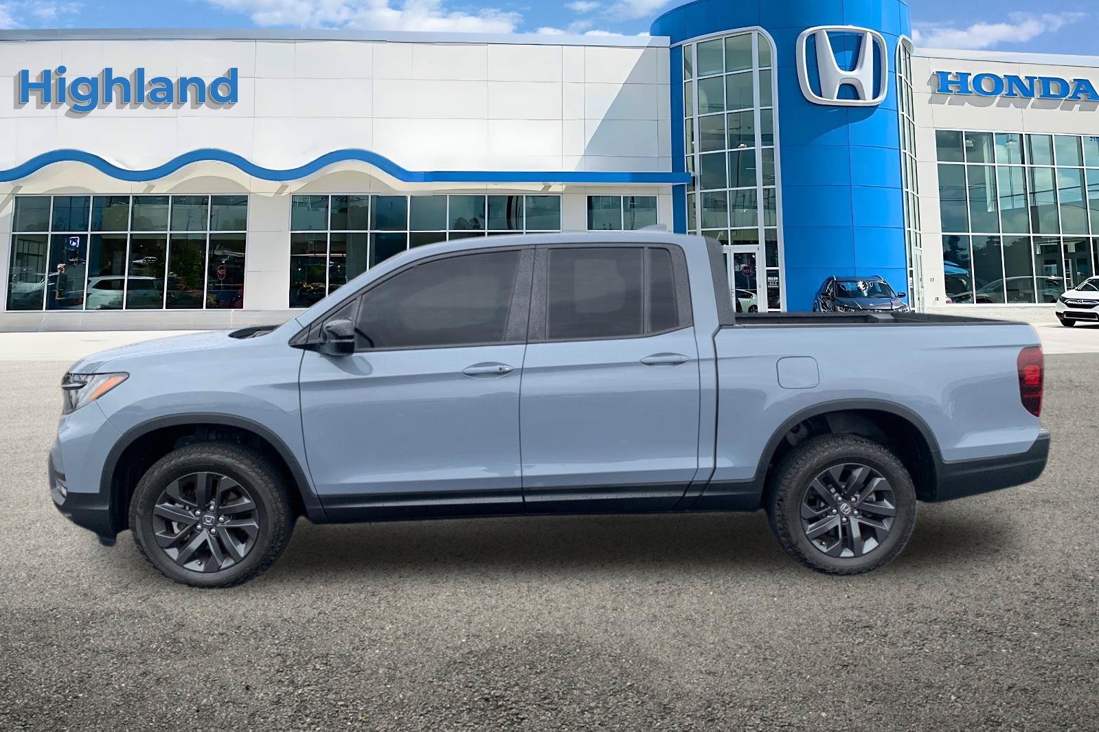 Certified 2025 Honda Ridgeline Sport image 2