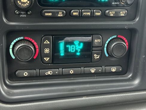 Used 2004 Chevrolet Avalanche Z71 w/ Sun And Sound Package image 19