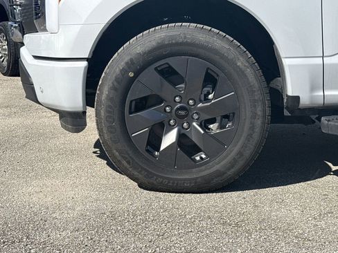 New 2025 Ford F150 Lightning Flash AWD/4WD image 9
