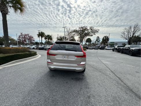 Certified 2023 Volvo XC60 B5 Ultimate w/ Climate Package image 15