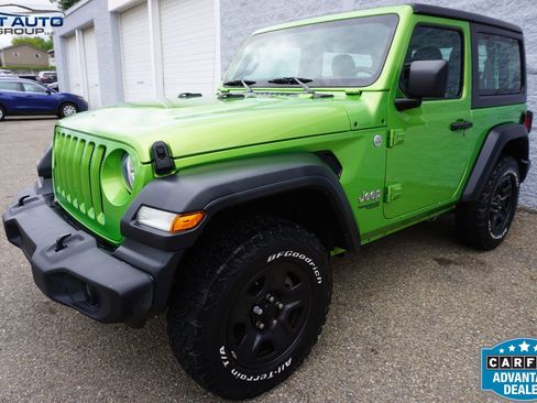 Used 2018 Jeep Wrangler Sport AWD/4WD image 3