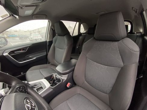 Used 2025 Toyota RAV4 XLE image 20