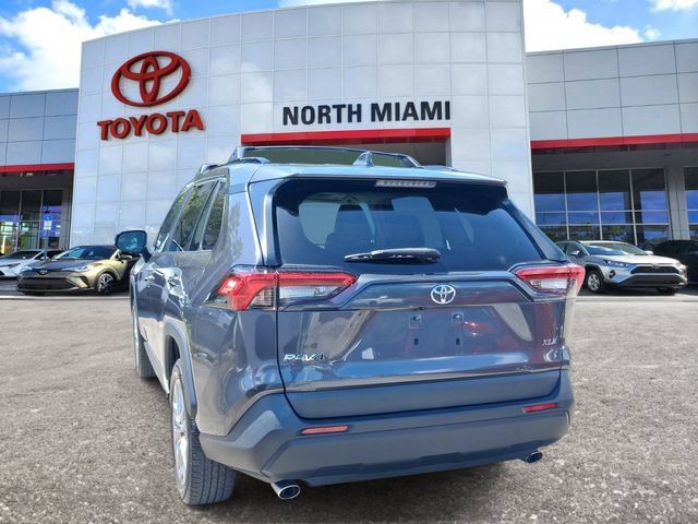 Used 2023 Toyota RAV4 XLE Premium FWD image 3