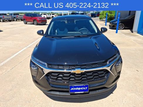 Used 2025 Chevrolet Trax LS w/ Driver Confidence Package FWD image 10