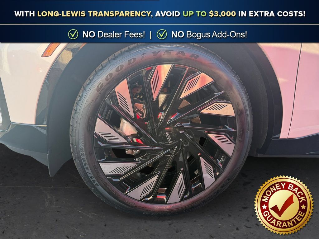 Used 2026 Lincoln Nautilus Reserve w/ Jet Appearance Package AWD/4WD image 13