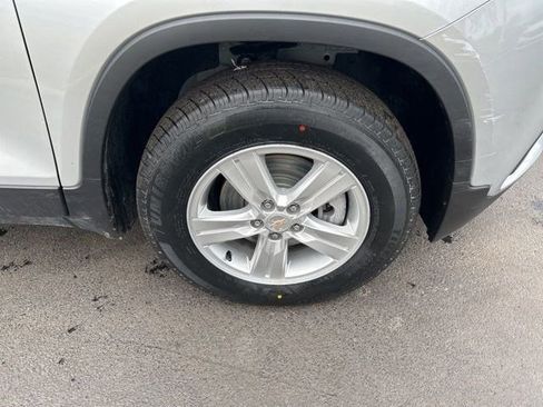 Used 2021 Chevrolet Trax LS w/ Tint and Cruise Package image 44