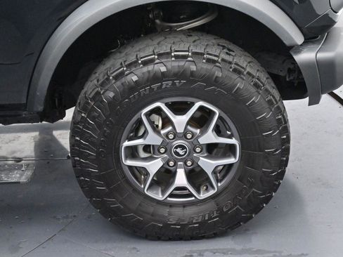 Used 2023 Ford Bronco Badlands image 34