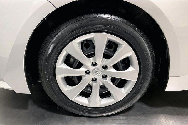 Used 2024 Toyota Corolla LE FWD image 9