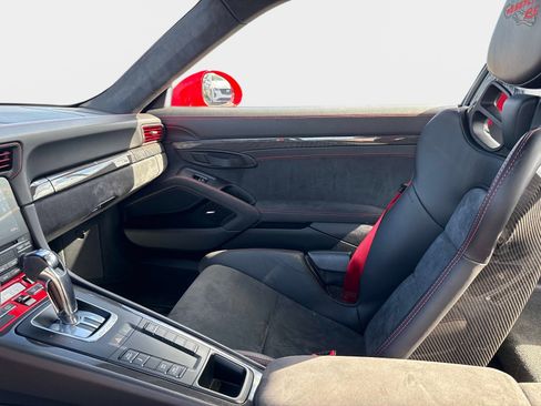 Used 2018 Porsche 911 GT2 RS image 31