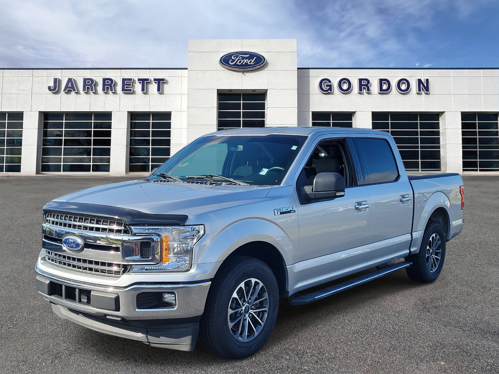 Used 2018 Ford F150 XLT w/ Equipment Group 302A Luxury RWD image 2