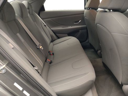 Used 2024 Hyundai Elantra SEL FWD image 19