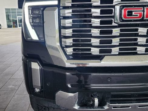 Used 2024 GMC Sierra 2500 Denali AWD/4WD image 3