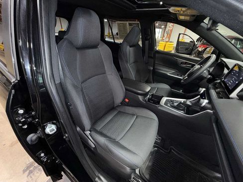 Used 2023 Toyota RAV4 SE w/ Convenience Package AWD/4WD image 16