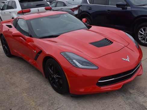 Used 2017 Chevrolet Corvette Stingray Coupe w/ 1LT image 4