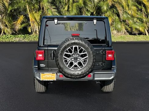 Used 2024 Jeep Wrangler Unlimited Sahara w/ Technology Group AWD/4WD image 7
