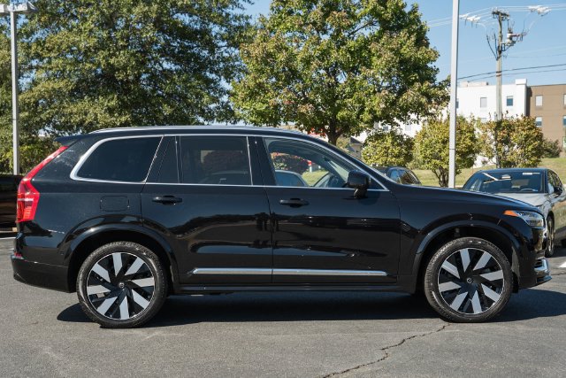 Certified 2025 Volvo XC90 T8 Plus w/ Protection Package Premier AWD/4WD image 4