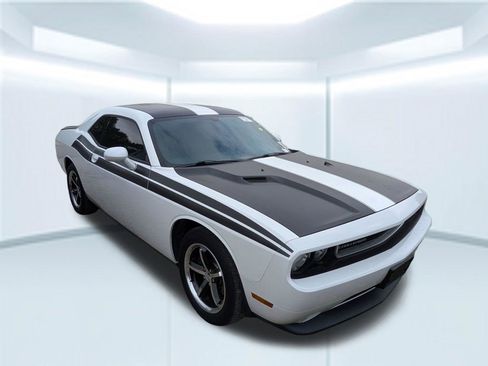 Used 2011 Dodge Challenger image 6