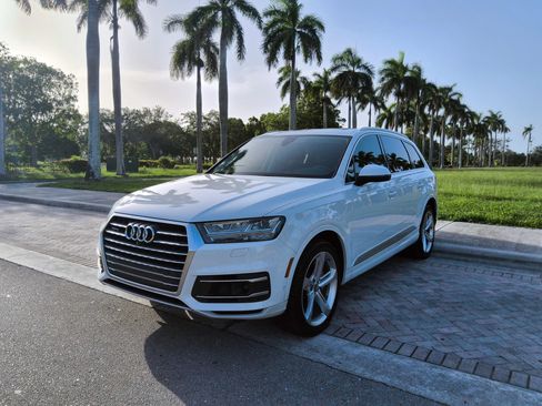 Used 2019 Audi Q7 3.0T Prestige AWD/4WD image 3