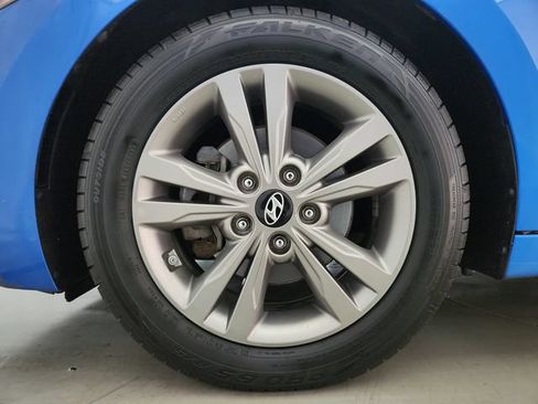 Used 2017 Hyundai Elantra SE FWD image 29