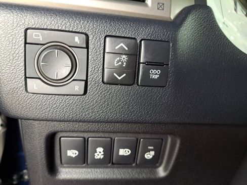 Used 2021 Lexus GX 460 Premium w/ Premium Package AWD/4WD image 38