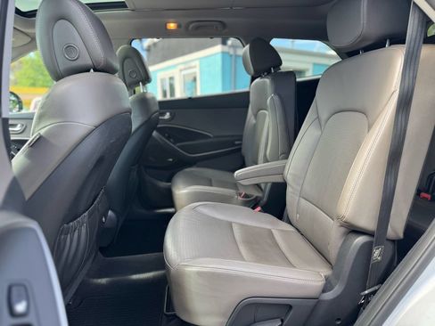 Used 2013 Hyundai Santa Fe Limited w/ Technology Pkg AWD/4WD image 13