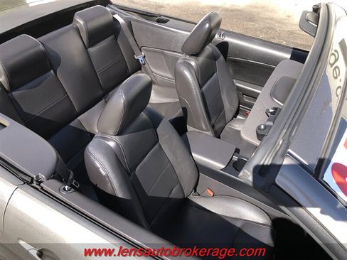 Used 2005 Ford Mustang Premium RWD image 4