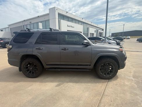 Used 2016 Toyota 4Runner 4WD image 3