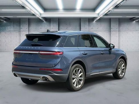 Used 2022 Lincoln Corsair AWD w/ Premium Package image 5