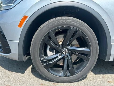 Used 2023 Volkswagen Tiguan SE R-Line AWD/4WD image 14