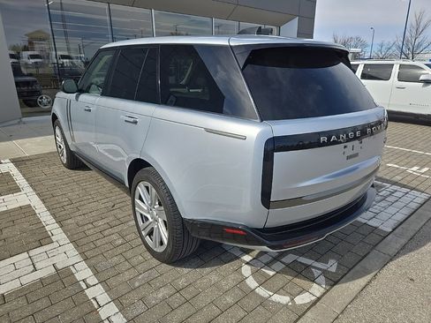 Used 2023 Land Rover Range Rover SE image 7